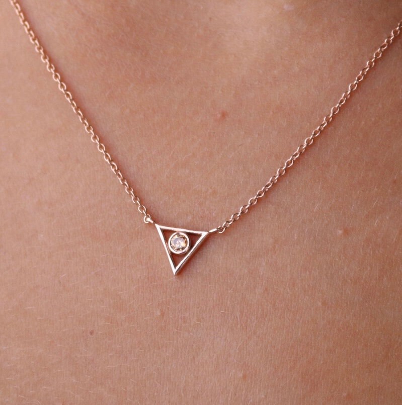 Roségold Halskette, Muttertag Geschenk Weihnachten Mutter Dreieck Custom Geburtsstein Halskette von AniJewelryDesign