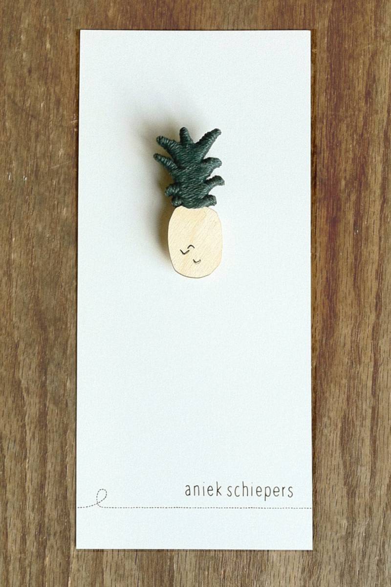 Ananas-Brosche von AniekSchiepers