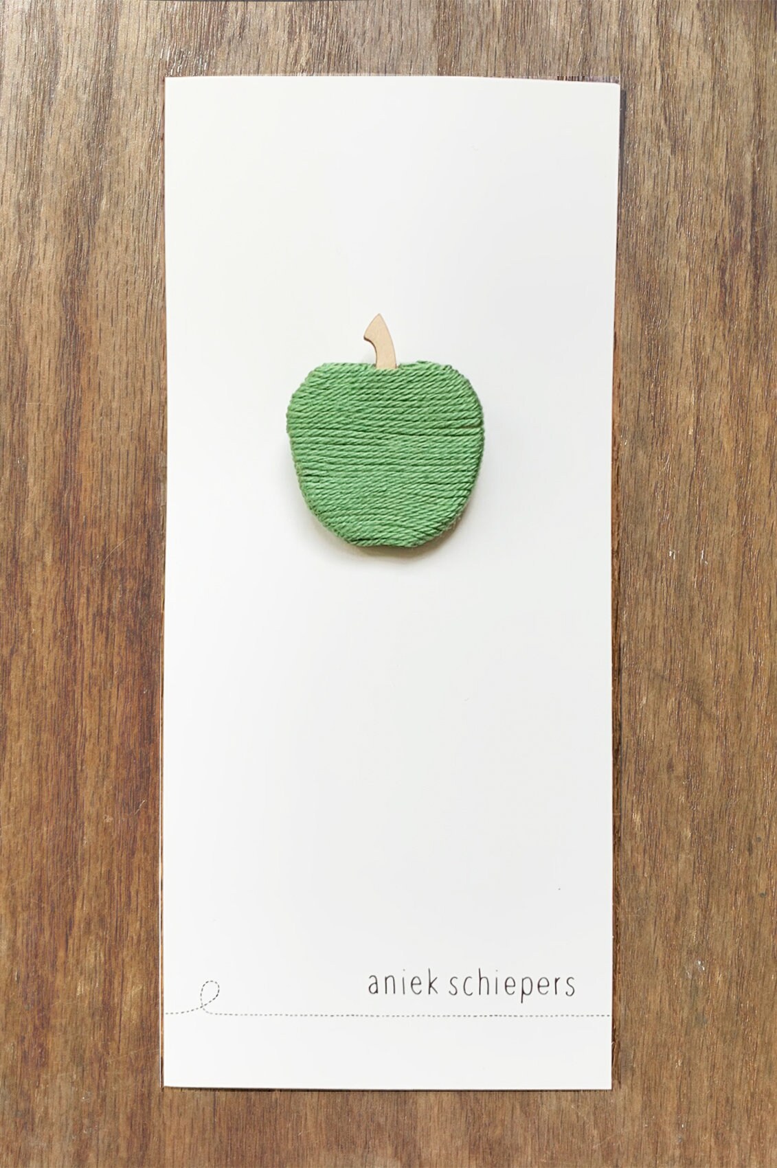 Apfelbrosche 01 von AniekSchiepers