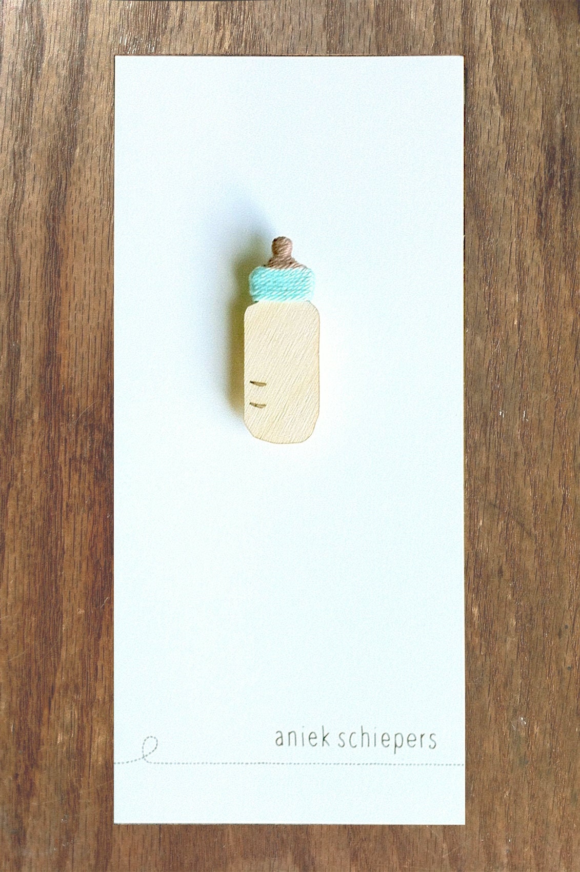 Babyflaschenbrosche von AniekSchiepers