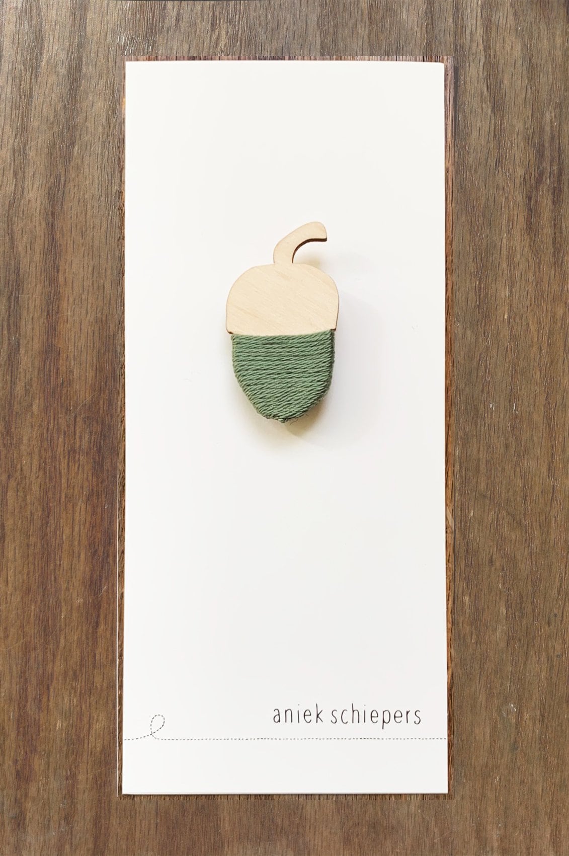 Eichel-Brosche von AniekSchiepers