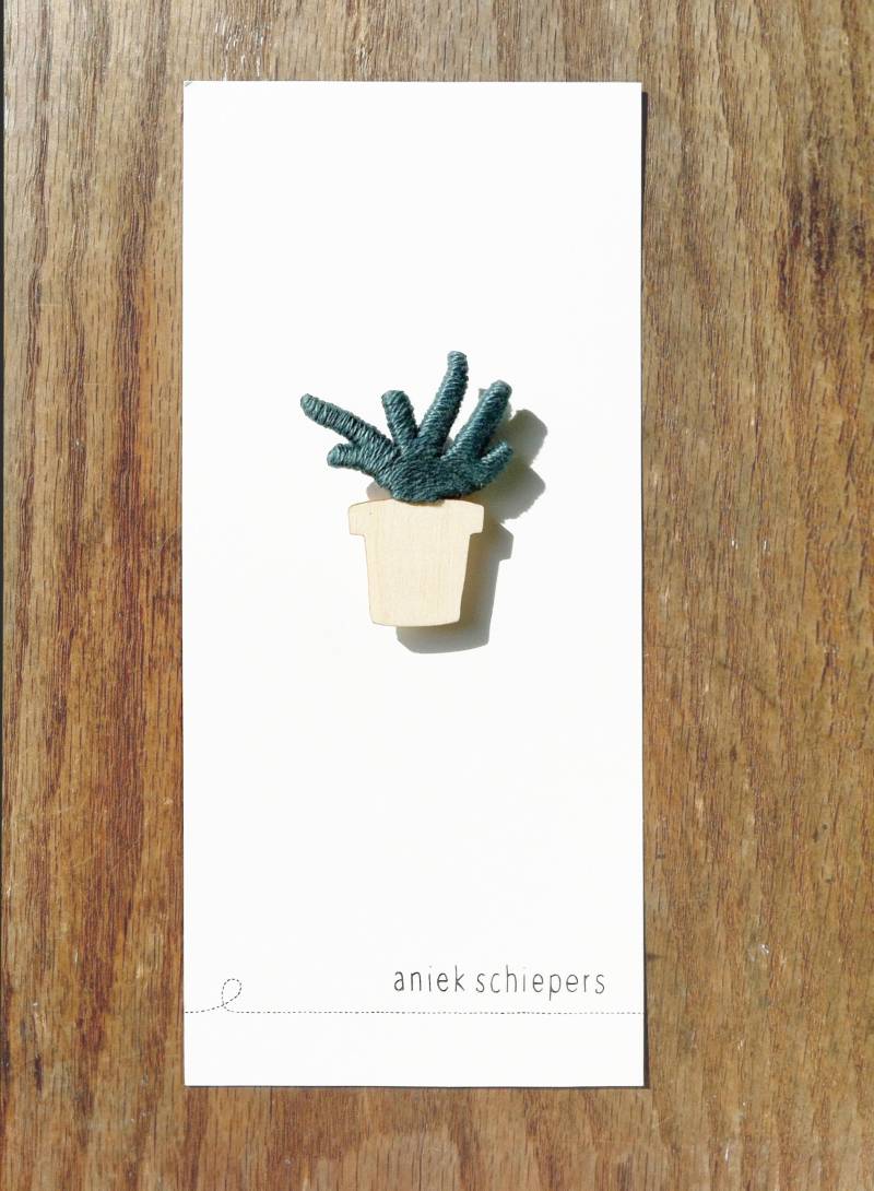 Pflanzenbrosche 02 von AniekSchiepers