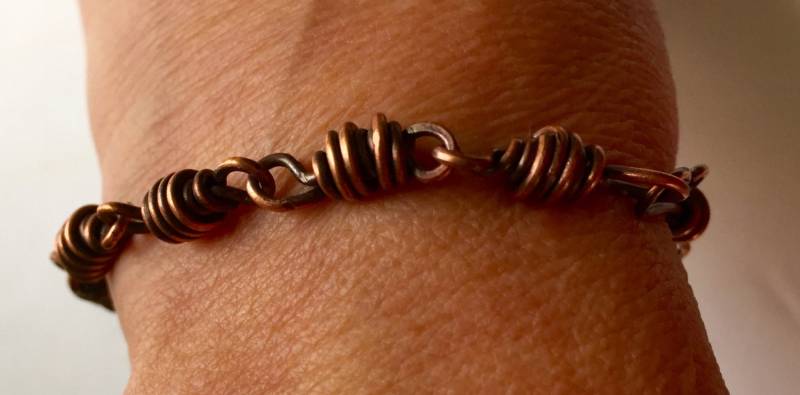 Unisex Armband Kupferdraht Patina Finish Look Antik Kupfer Draht Gewickelt Verbunden Miteinander. Haken Und Ösen Verschluss von AnimaGemsandJewels