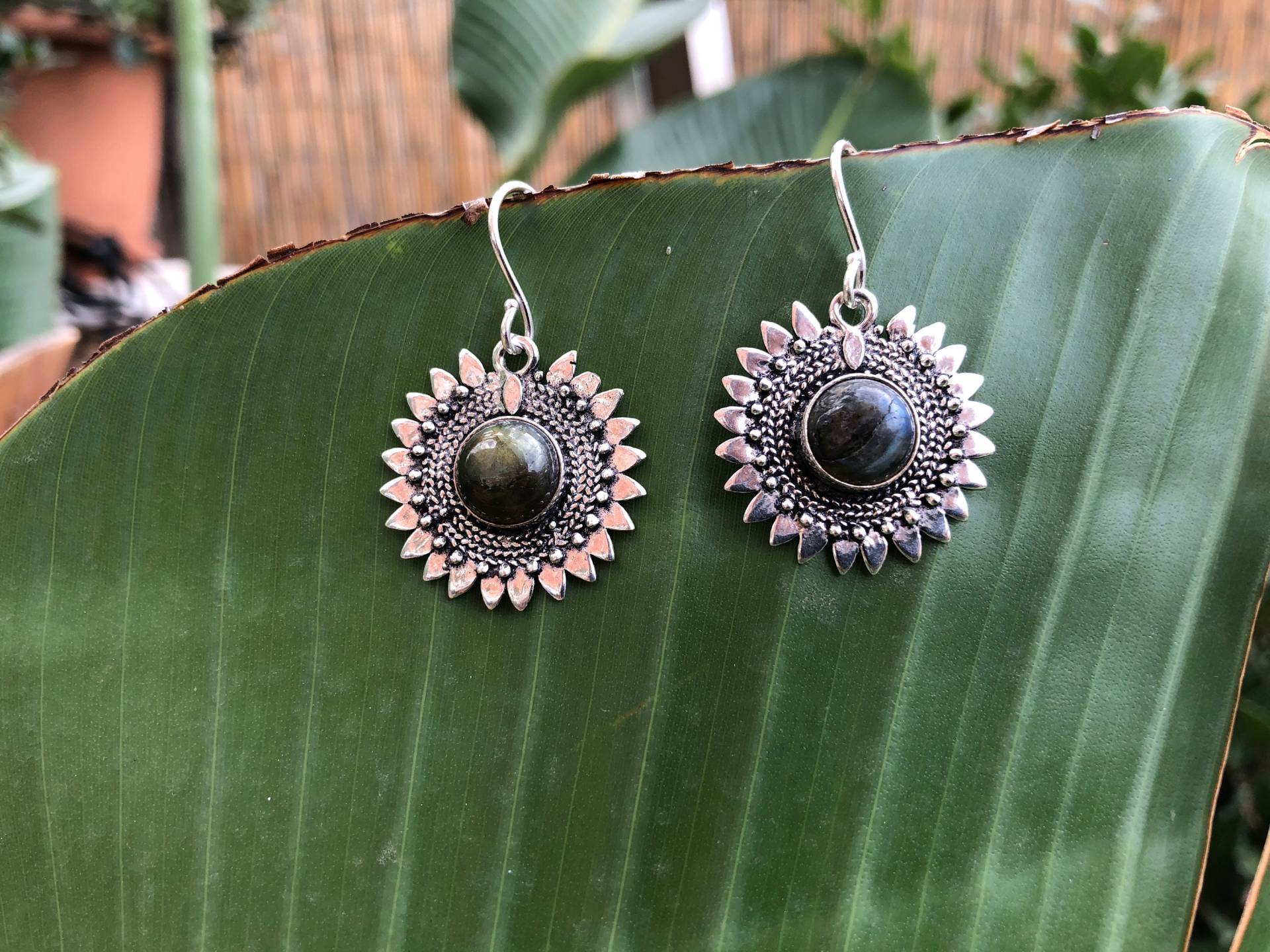 Sonne Gold Oder Silber Mit Labradorit Mondstein Ohrringe von AnimaMacrame