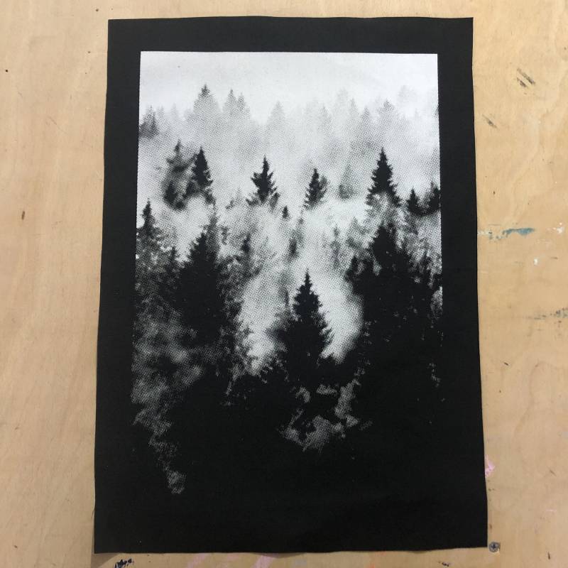 Pine Forest Tree Back Patch Halbtondruck von AnimalAlliesClothing