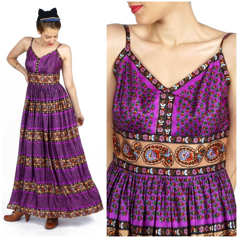 Lebendiges Vintage 60Er/70Er Jahre Lila & Bronze Floral Paisley Gedrucktes Maxikleid in Voller Länge | Mittel Lebendiges Vintage 60Er/70Er Jahre Lila & Bronze Floral Paisley Gedrucktes Maxikleid in Voller Länge | Mittel von AnimalHeadVintage