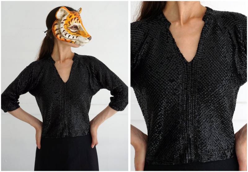 Vintage 1950Er Schwarzer All-Over Pailletten-Pullover Mit V-Ausschnitt Von Penrose | Größe S/M Vintage 1950Er Schwarzer All-Over Pailletten-Pullover Mit V-Ausschnitt Von Penrose | Größe S/M von AnimalHeadVintage