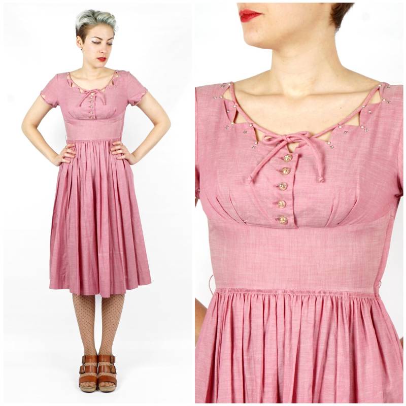 Vintage 50Er Jahre Pink Day Kleid Mit Einzigartiger Ausschnitt Triangle Strass Mieder Von Vicky Vaughn | Xs/Klein Vintage 50Er Jahre Pink Day Kleid Mit Einzigartiger Ausschnitt Triangle Strass Mieder Von Vicky Vaughn | Xs/Klein von AnimalHeadVintage
