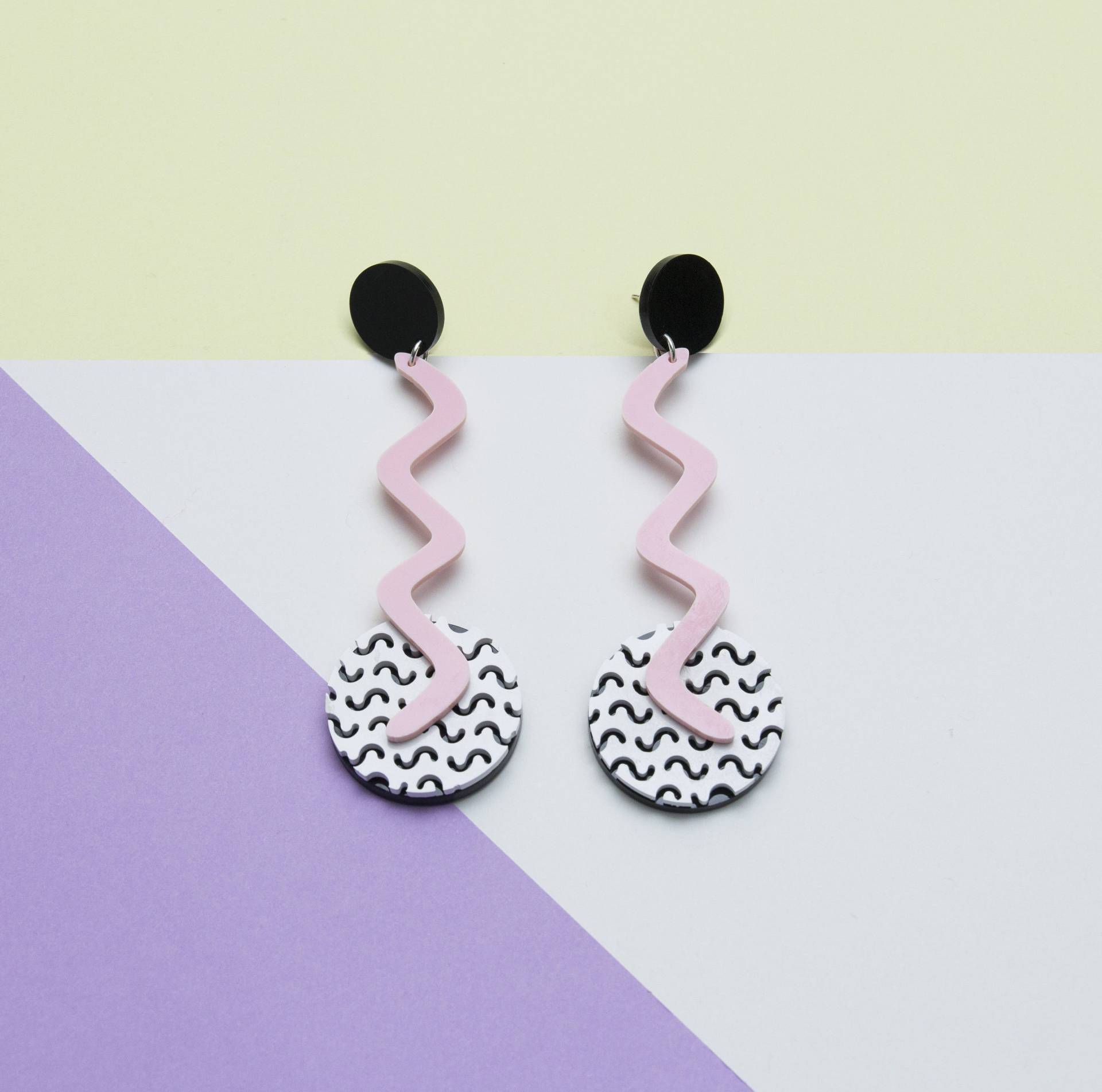 80Er Ohrringe, Wiggle, 1980 Style, Memphis, Laser Cut, Acryl, Plexiglas von Animalhairstuff