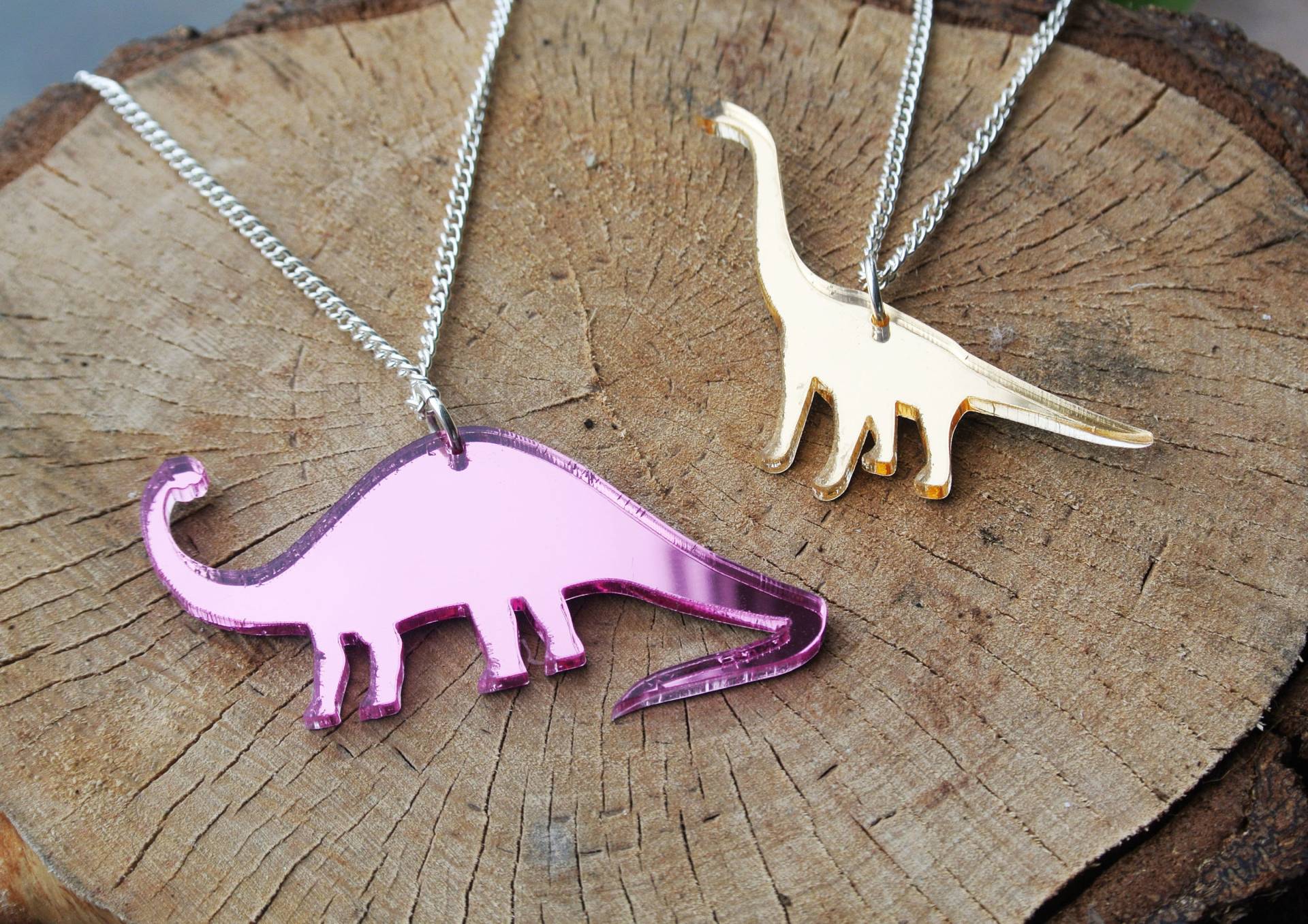 Dinosaurier Halskette - Jurassic Schmuck Brachiosaurus Brontosaurus Laser Cut Acryl von Animalhairstuff