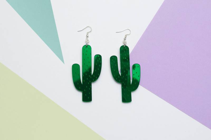 Glänzende Kaktus-Ohrringe Aus Acryl Laser Geschnittener Statement-Schmuck von Animalhairstuff