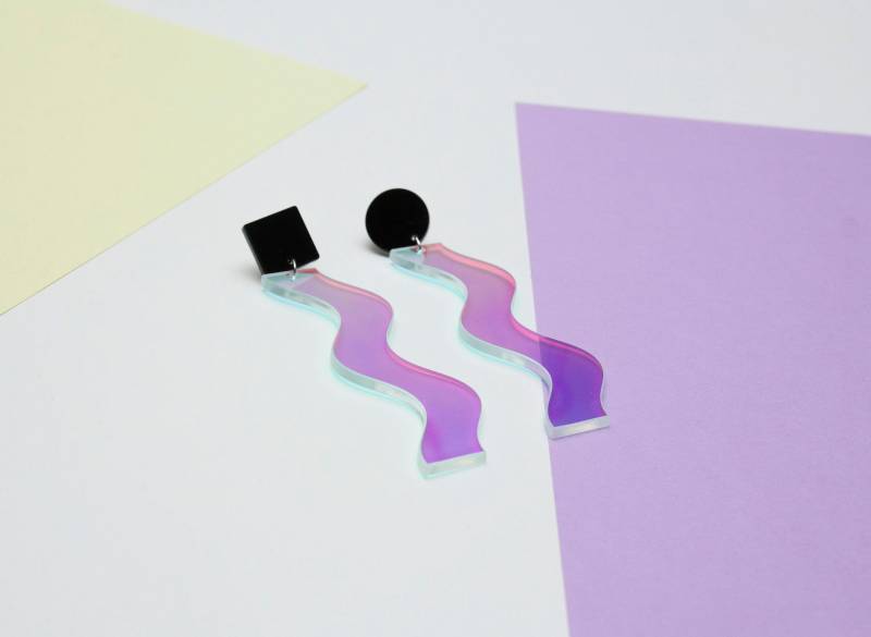 Irisierende Welle Ohrringe von Animalhairstuff