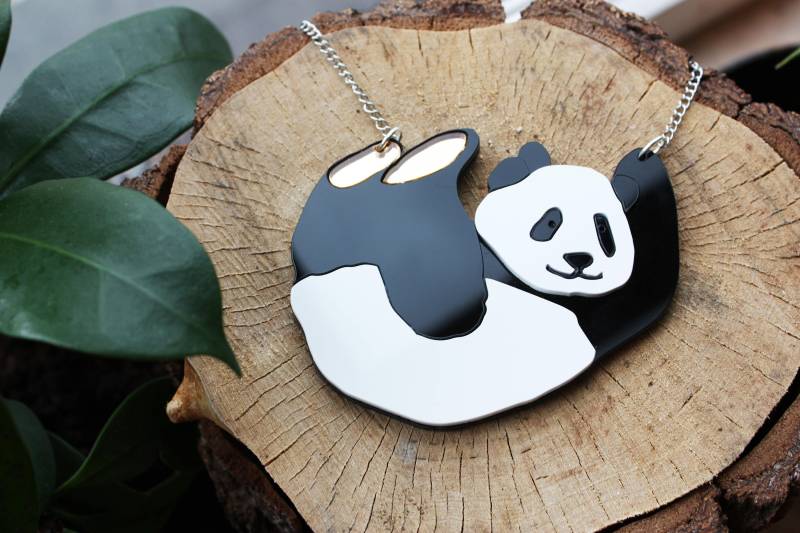 Laser Cut Panda Halskette Aus Acryl Wwf Charity Schmuck von Animalhairstuff