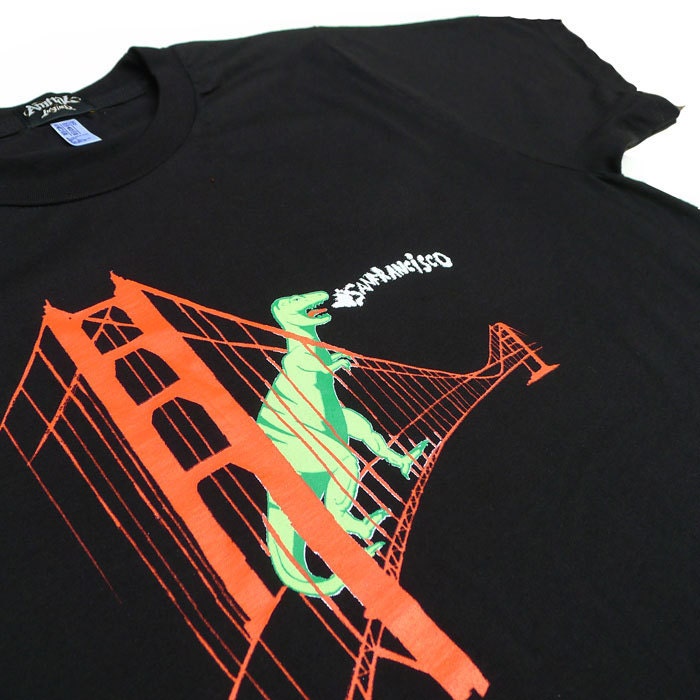 Dinosaurier Unisex Tshirt, Hand Gezeichnet, Siebdruck, Dino Illustration, T-Rex, Golden Gate Bridge Shirt, Sf, Godzilla Kleidung von Animalinstinctsshop