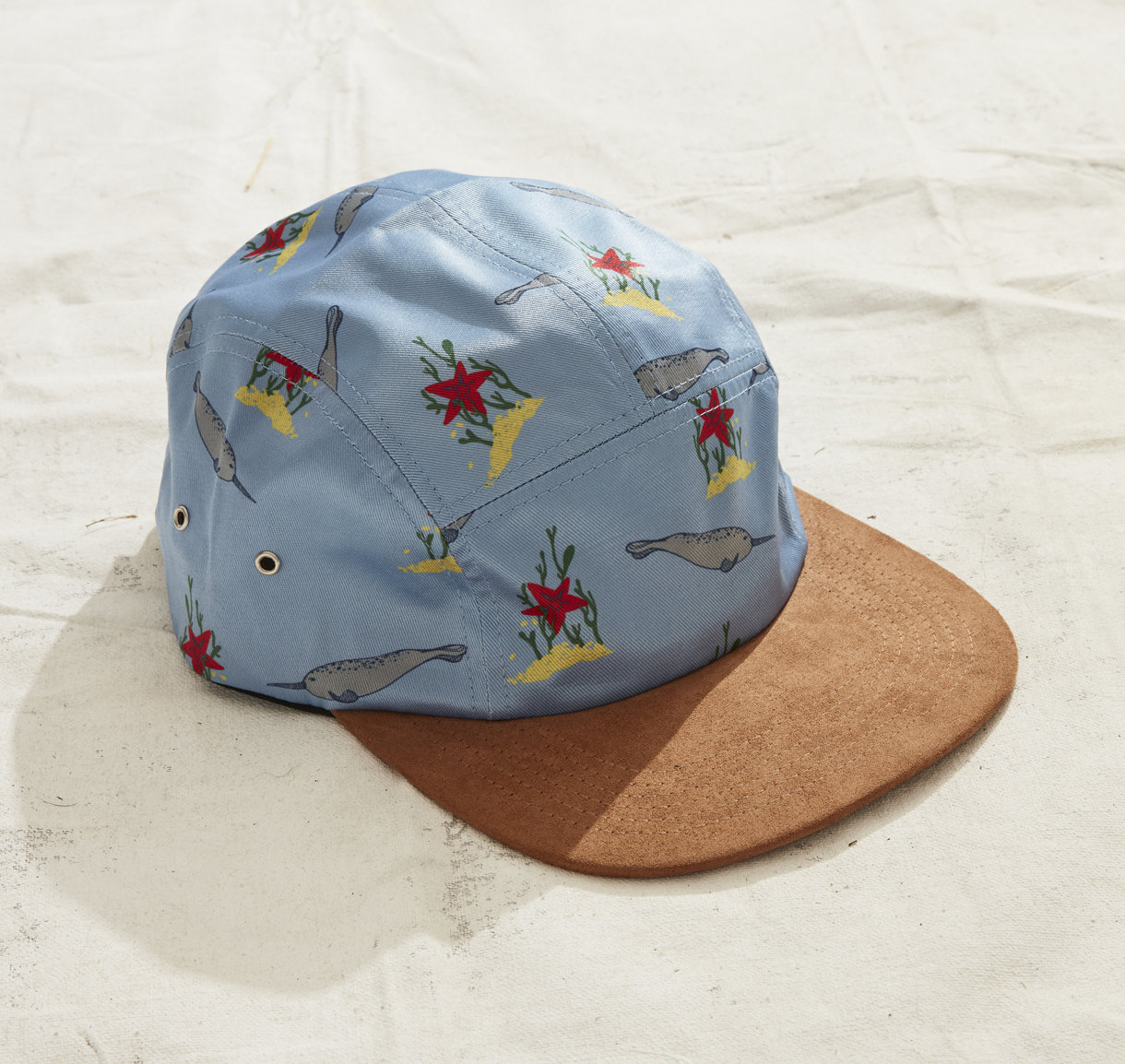 Einzigartige Narwhal Blue Wildleder Krempe Verstellbare Kappe Meer-Inspirierte Mode Für Ozean-Liebhaber Einzigartige Narwhal Blue Wildleder Krempe Verstellbare Kappe Meer-Inspirierte Mode Für Ozean-Liebhaber von Animalinstinctsshop
