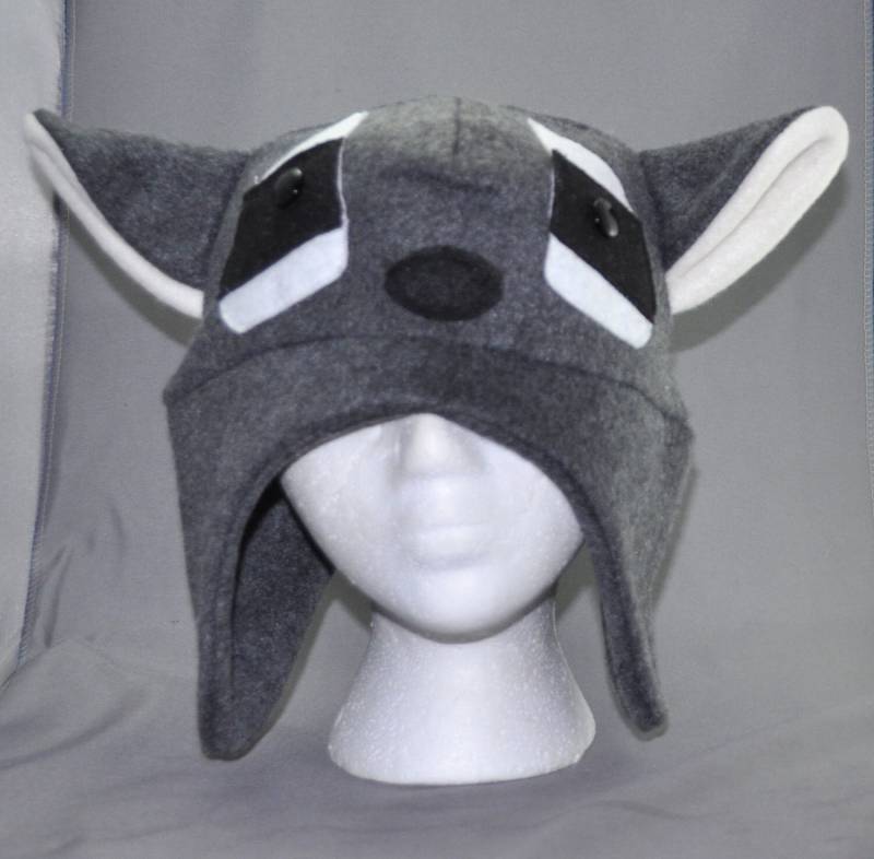 Grauer Waschbär Fleece Tierhut Mit Aviator Ohrklappen Street Skateboarding Snowboard Grauer Waschbär Fleece Tierhut Mit Aviator Ohrklappen Street Skateboarding Snowboard von AnimatedApparels