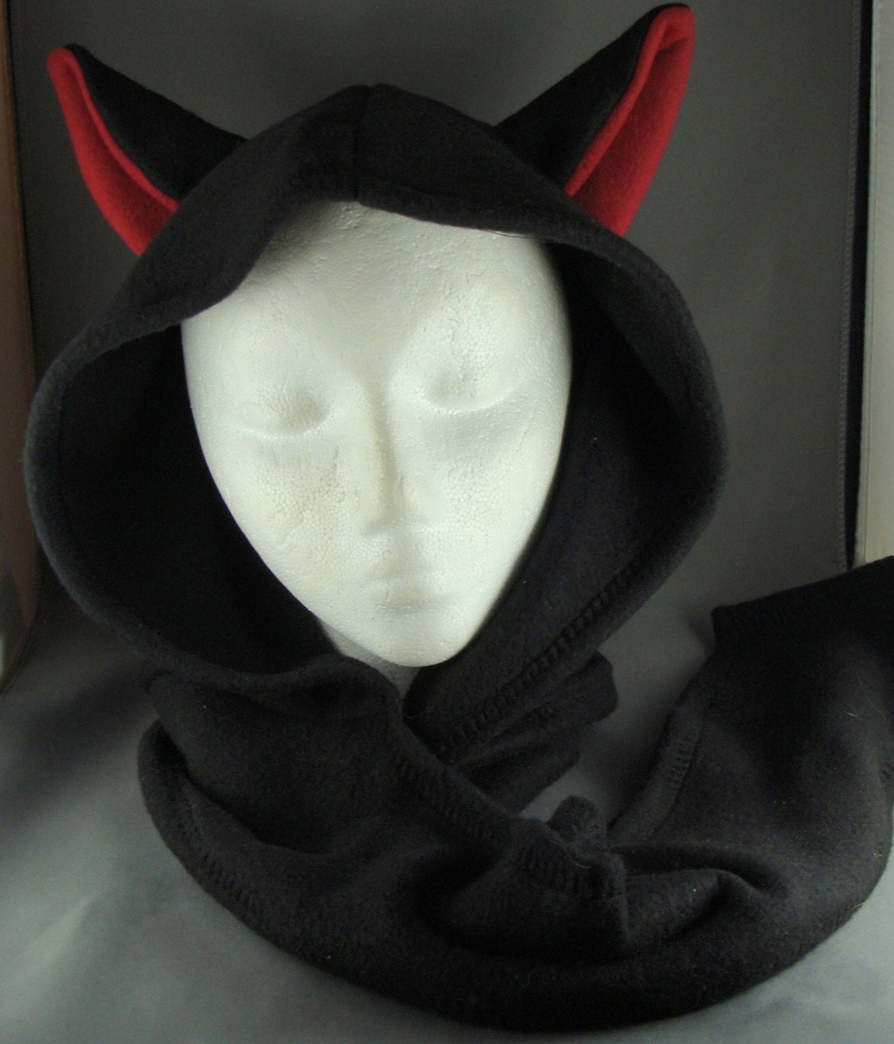 Schwarze Katze Rote Ohren Hoodie Schal Tier Fleece Hut Cosplay Gothic Anime Skifahren Snowboarden Winter Punk Rave Schwarze Katze Rote Ohren Hoodie Schal Tier Fleece Hut Cosplay Gothic Anime Skifahren Snowboarden Winter Punk Rave von AnimatedApparels