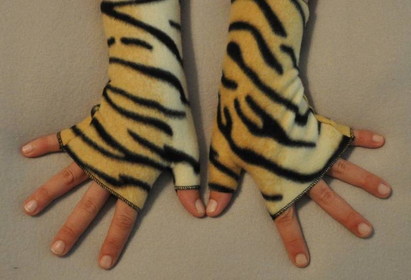 Tiger Wildkatze Drucken Fingerlose Handschuhe Hand Warmers Fleece Gothic Vampir Funk Noir Entspricht Unsere Hut-styles Tiger Wildkatze Drucken Fingerlose Handschuhe Hand Warmers Fleece Gothic Vampir Funk Noir Entspricht Unsere Hut-styles von AnimatedApparels