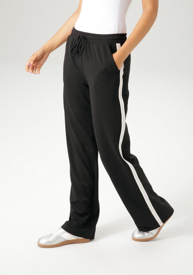 Aniston CASUAL Schlupfhose mit trendigem Tape entlang der Seitennähte - NEUE KOLLEKTION von Aniston CASUAL