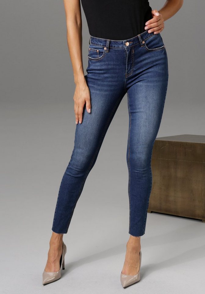 Aniston CASUAL Skinny-fit-Jeans regular waist - mit ausgefransten Beinabschluss von Aniston CASUAL