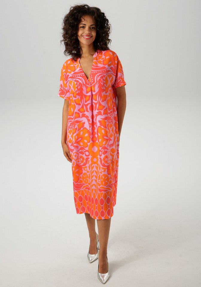 Aniston CASUAL Sommerkleid mit extravagantem, grafischen Druck von Aniston CASUAL