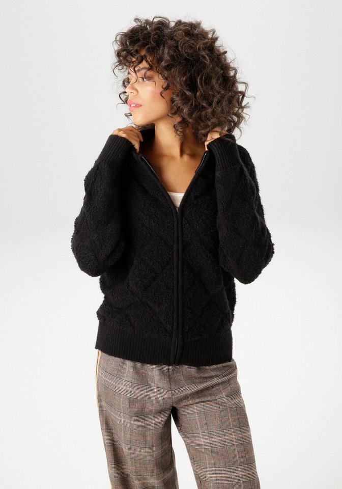 Aniston CASUAL Strickjacke mit dezentem Rauten-Muster im 3D-Effekt - NEUE KOLLEKTION Aniston CASUAL Strickjacke mit dezentem Rauten-Muster im 3D-Effekt - NEUE KOLLEKTION von Aniston CASUAL