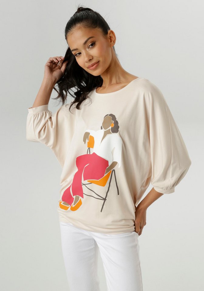 Aniston SELECTED Fledermausshirt vorne mit großflächigem, femininem Frontdruck von Aniston SELECTED