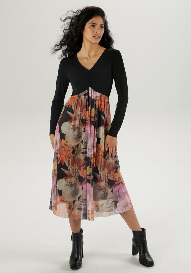 Aniston SELECTED Midikleid mit Raffung am V-Ausschnitt von Aniston SELECTED