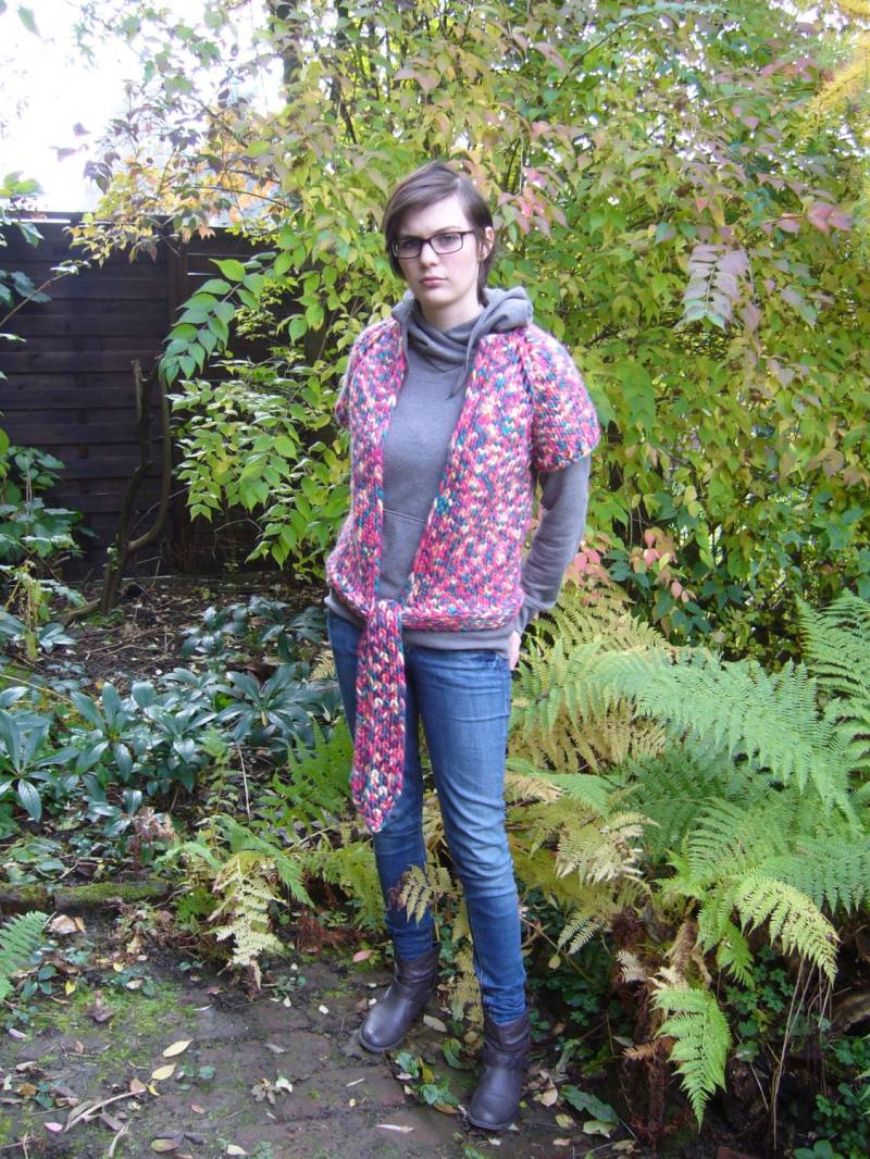 Bunte Dicke Weste Mit Kurzem Arm von AnjaClauberg