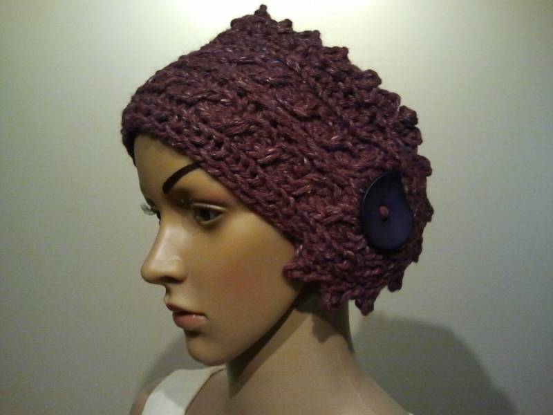 Elegante Kappe in Burgunderfarben von AnjaClauberg