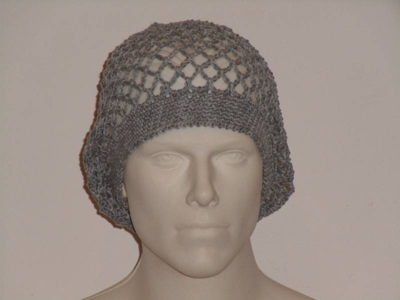 Gehäkelte Beanie Aus Einem Grauen Baumwollgarn in Stonewashed-Optik von AnjaClauberg