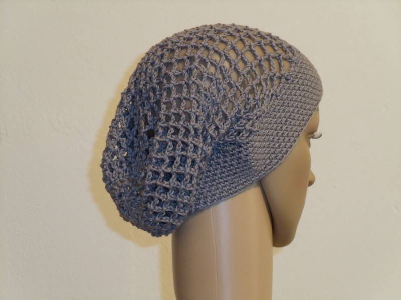 Gehäkelte Skullmütze Aus Reiner Baumwolle in Grau von AnjaClauberg