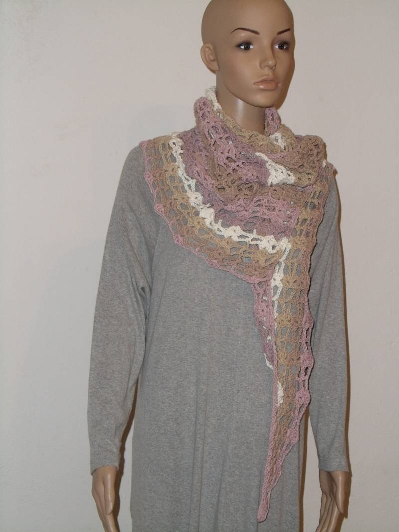 Gehäkeltes Dreieckstuch in Pastell von AnjaClauberg