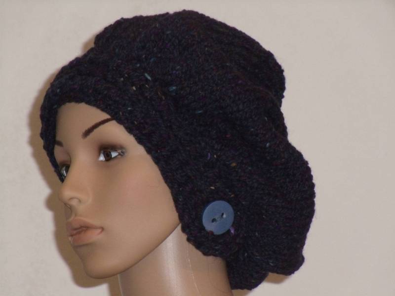 Gestrickte Dicke Blaue Mütze Mit Volumen Für Verschiedene Tragevarianten Aus Tweedgarn Gestrickte Dicke Blaue Mütze Mit Volumen Für Verschiedene Tragevarianten Aus Tweedgarn von AnjaClauberg