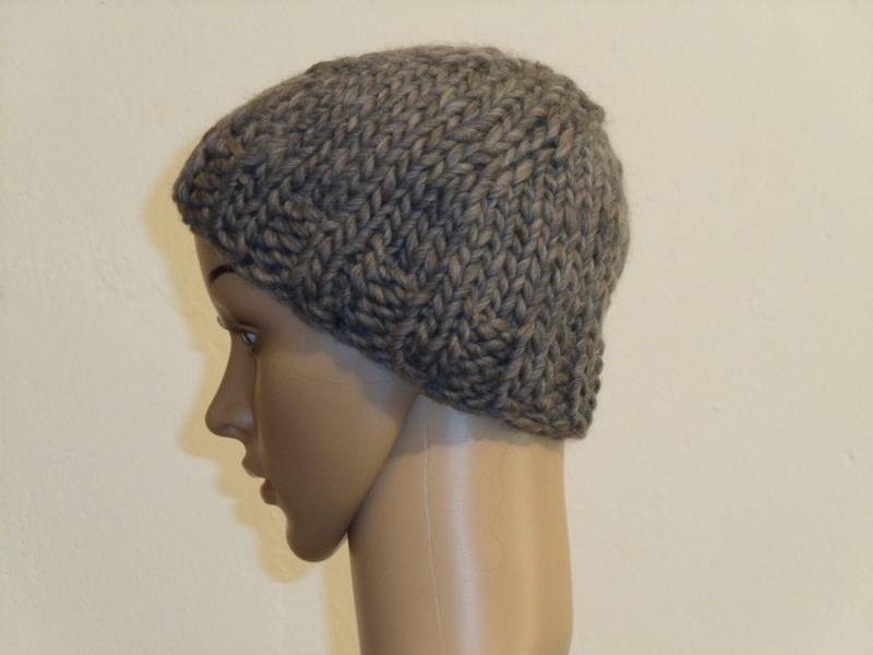 Gestrickte Hellgraue Mütze Aus Reiner Wolle von AnjaClauberg