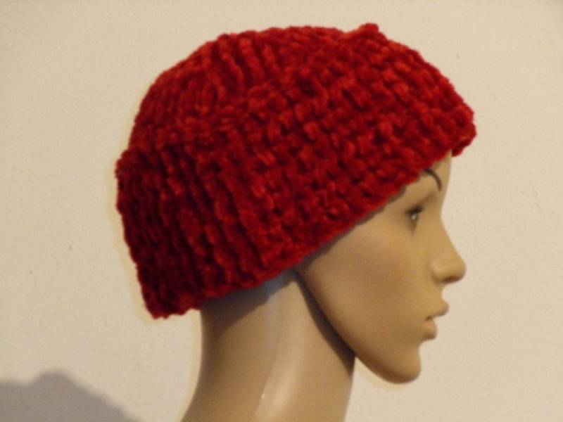 Gestrickte Kappe Aus Velourartigem Garn von AnjaClauberg