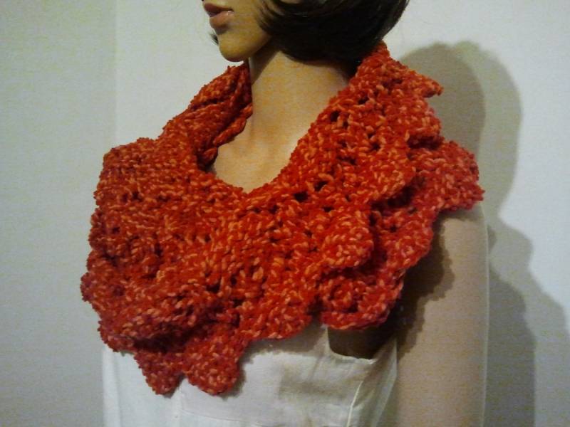 Gestrickter Möbiusschal in Braunrot von AnjaClauberg