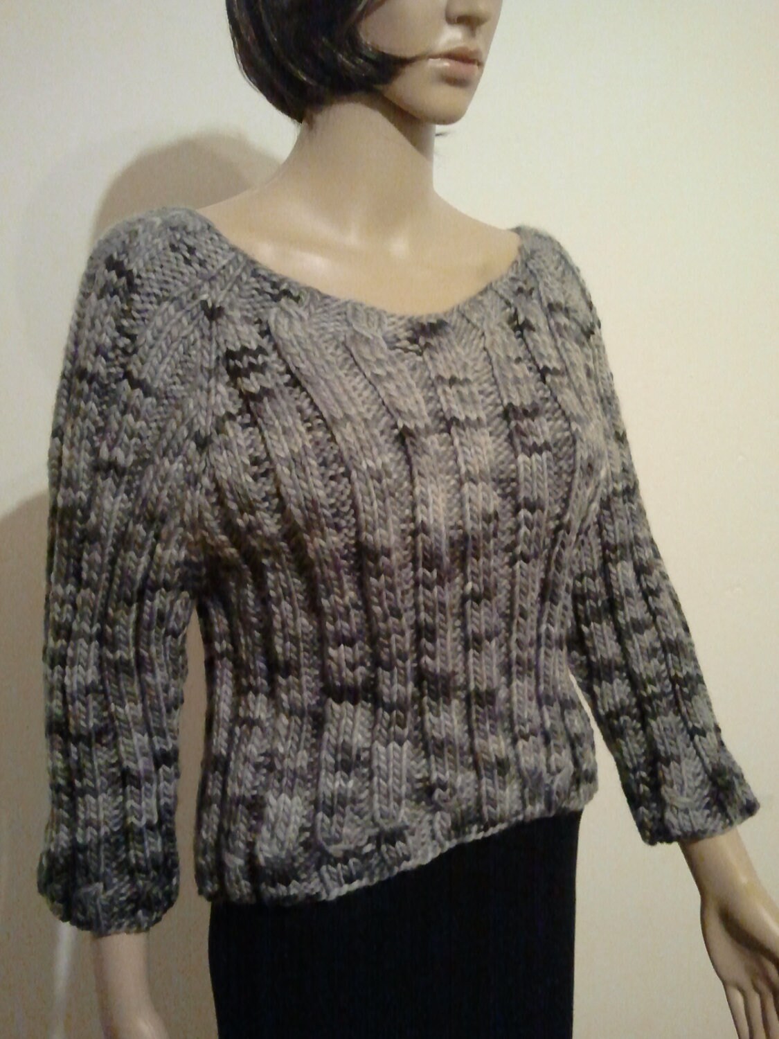 Gestrickter Pullover Aus Reiner Handgefärbter Wolle in Grau-Dunkelgrau Gestrickter Pullover Aus Reiner Handgefärbter Wolle in Grau-Dunkelgrau von AnjaClauberg