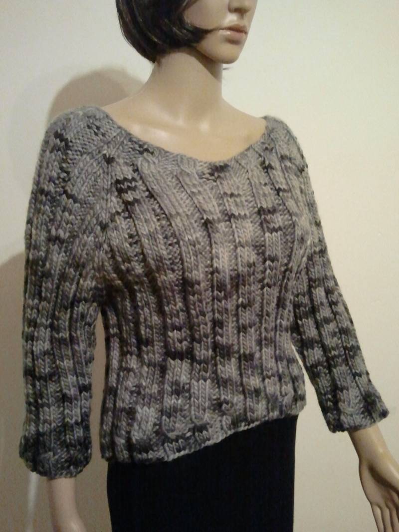Gestrickter Pullover Aus Reiner Handgefärbter Wolle in Grau-Dunkelgrau von AnjaClauberg