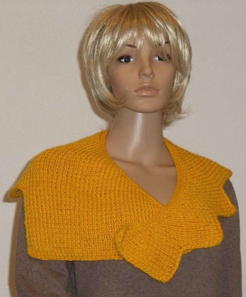 Gestrickter Zackenschal in Gelb von AnjaClauberg