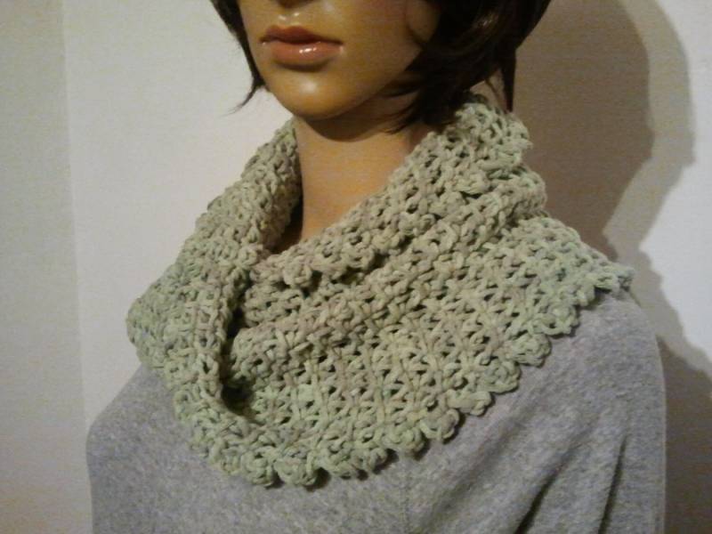 Tunesisch Gehäkelter Möbiusschal in Hellgrün Mit Grau von AnjaClauberg