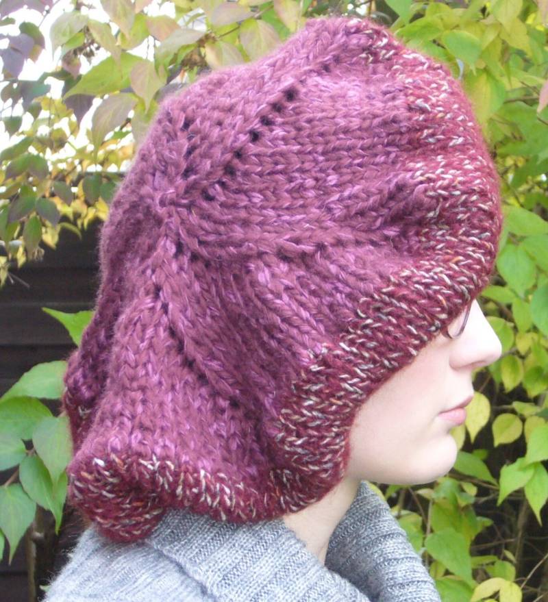 Volumige Mütze in Weinrot von AnjaClauberg