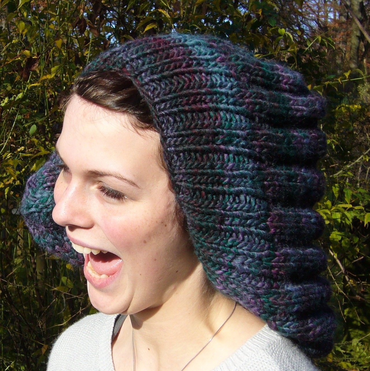 Voluminöse Mütze - Art "Weicher Dreispitz" von AnjaClauberg