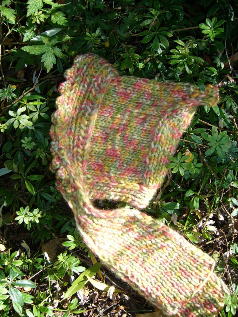 strickmütze Mit Rüschenrand Für Kleine Mädchen in Frühlingsfarben von AnjaClauberg