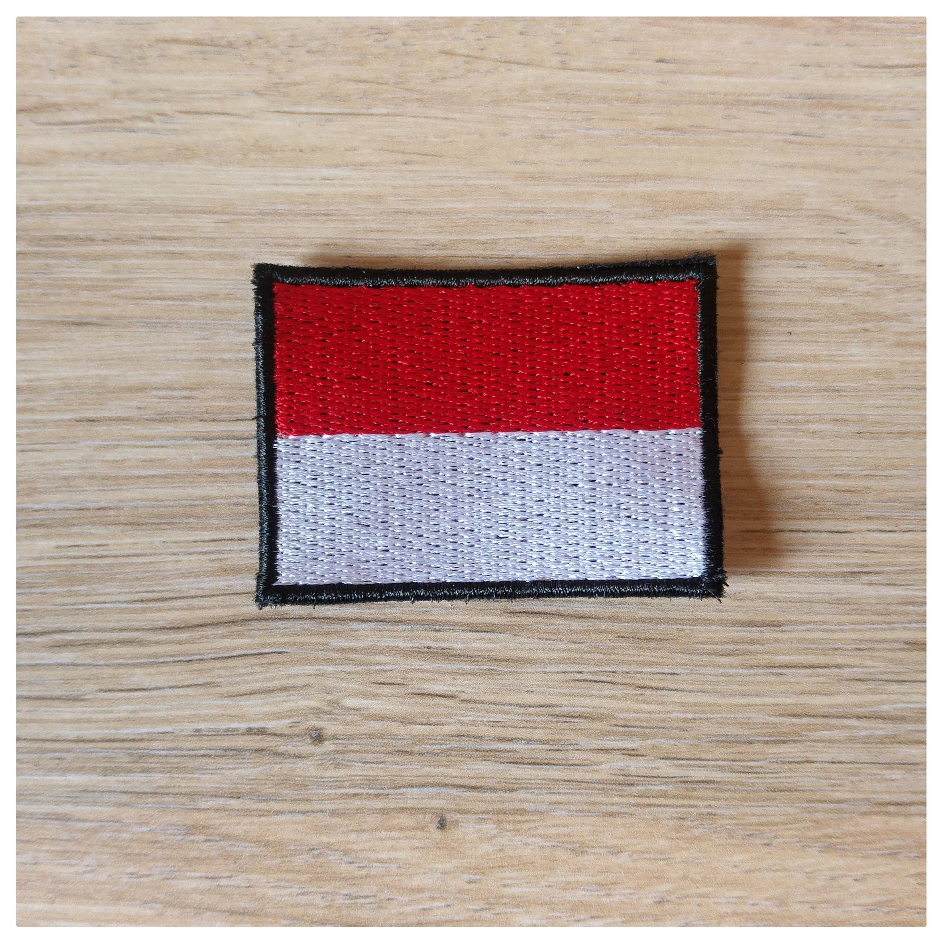 Abzeichen, Aufnäher, Aufbügelapplikation, Monaco-Flagge von AnjaCreation