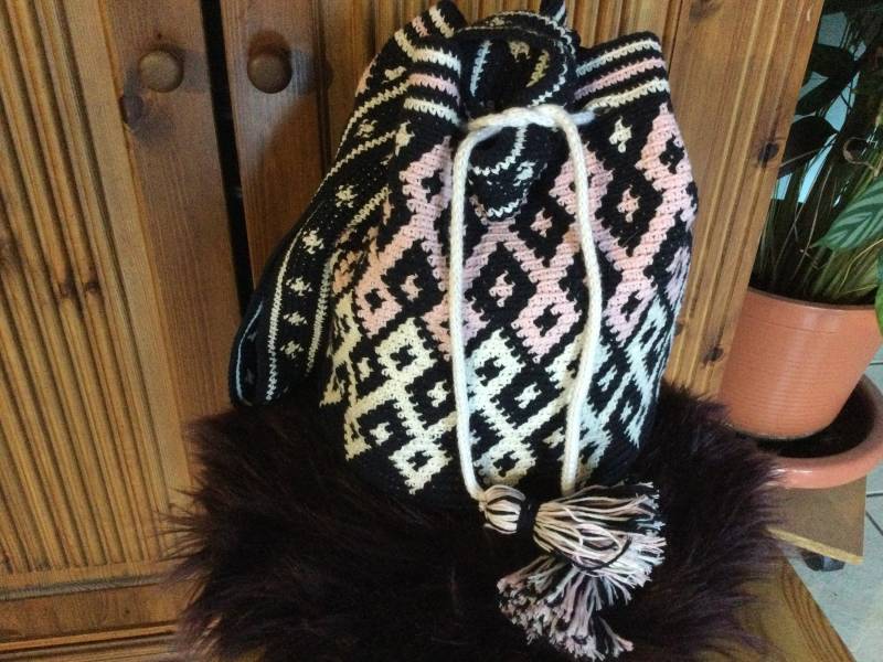 Rucksack Häkeltasche in Tapestry Technik Blau Weiß Rosa Mit Filzboden Echte Handarbeit von AnjasKreativstuben