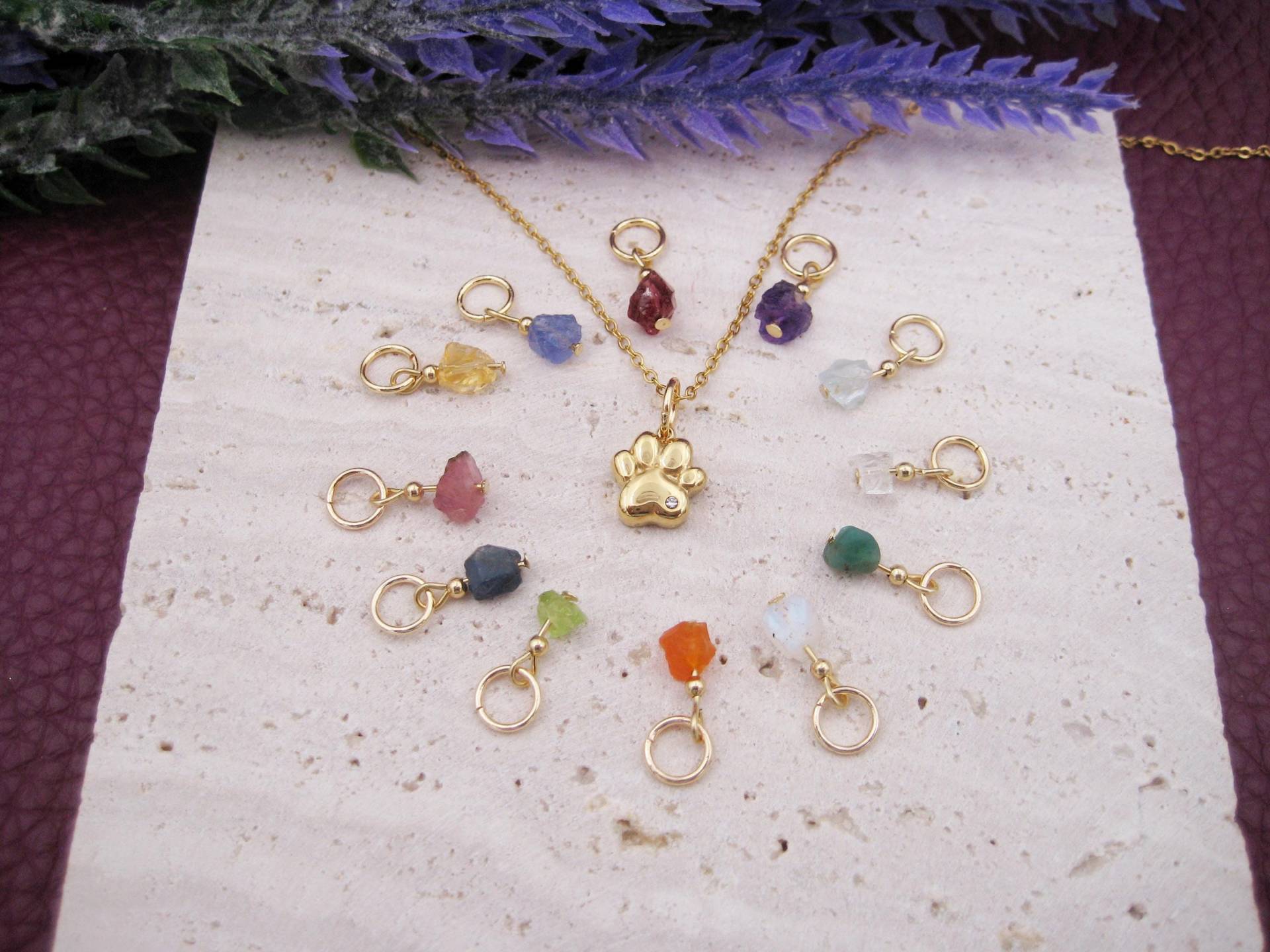 Goldfarbene Edelstahlkette Mit Pfötchen Und Geburtsstein, Kette Für Hunde - Oder Katzenfreunde von AnjasPerlenweltShop