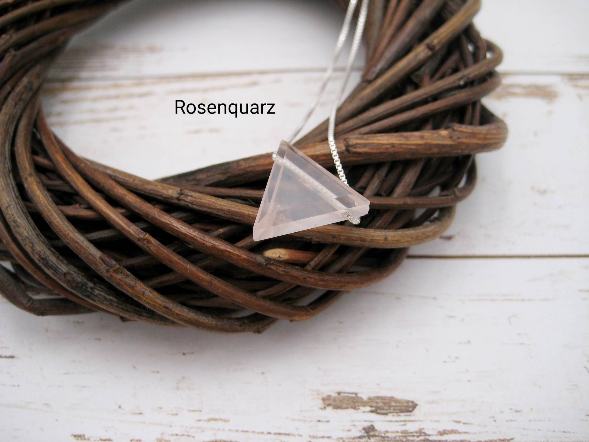 Rosenquarz-Kette, Rosenquarz Dreieck, Natürlich, 925 Silber, Goldfilled, Rosegoldfilled, Boxkette, Zierlich, Minimalistisch, Edelstein Rosenquarz-Kette, Rosenquarz Dreieck, Natürlich, 925 Silber, Goldfilled, Rosegoldfilled, Boxkette, Zierlich, Minimalistisch, Edelstein von AnjasSchmuckwelt