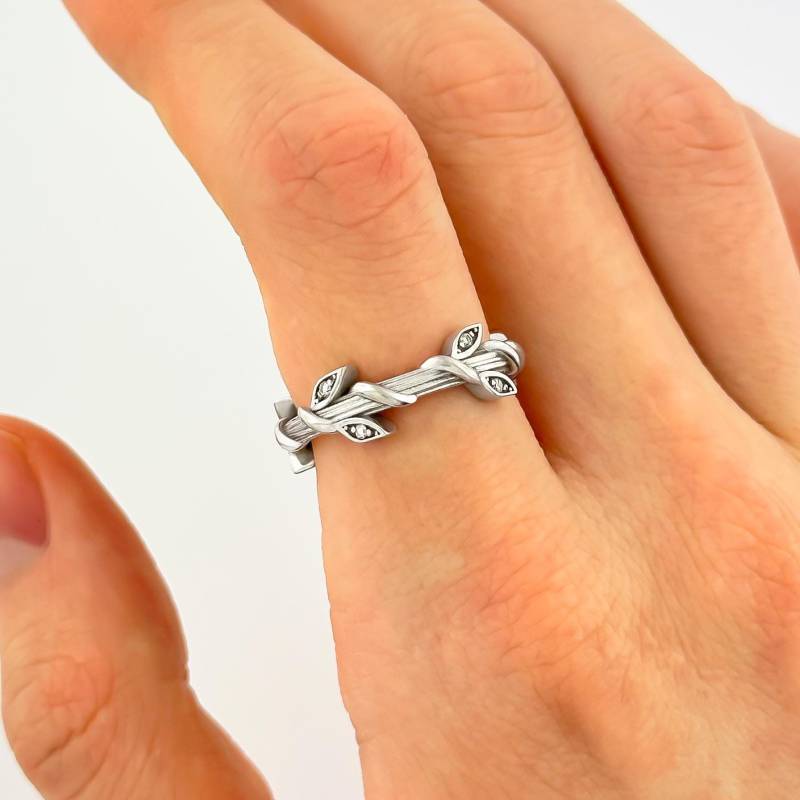 Zierlicher Diamant Ehering Labor Band Natur Inspirierter Ring 14K Gold von AnjaysDesigns