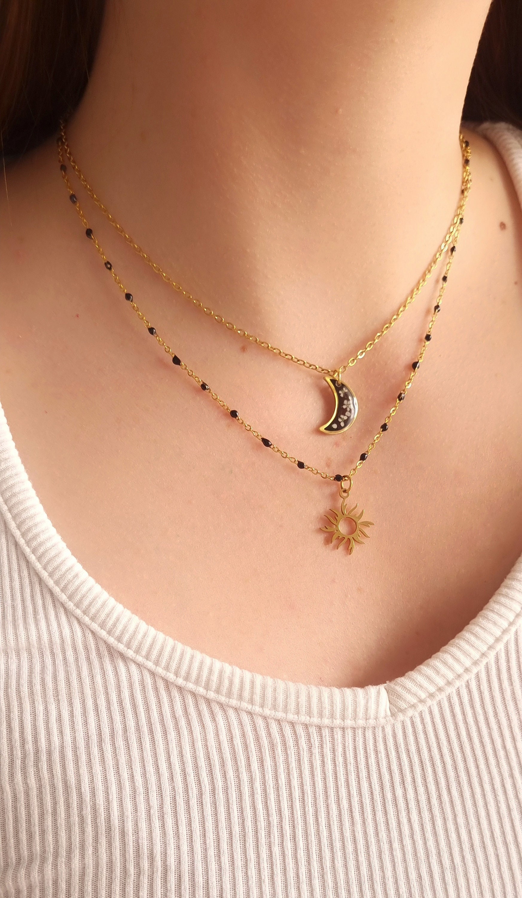 Mehrreihige Kette Mit Mond - Und Sonnenanhängern, Edelstahl, Geschenkidee Für Damen, Getrocknete Karottenblüten Mehrreihige Kette Mit Mond - Und Sonnenanhängern, Edelstahl, Geschenkidee Für Damen, Getrocknete Karottenblüten von AnjeCreationsStore